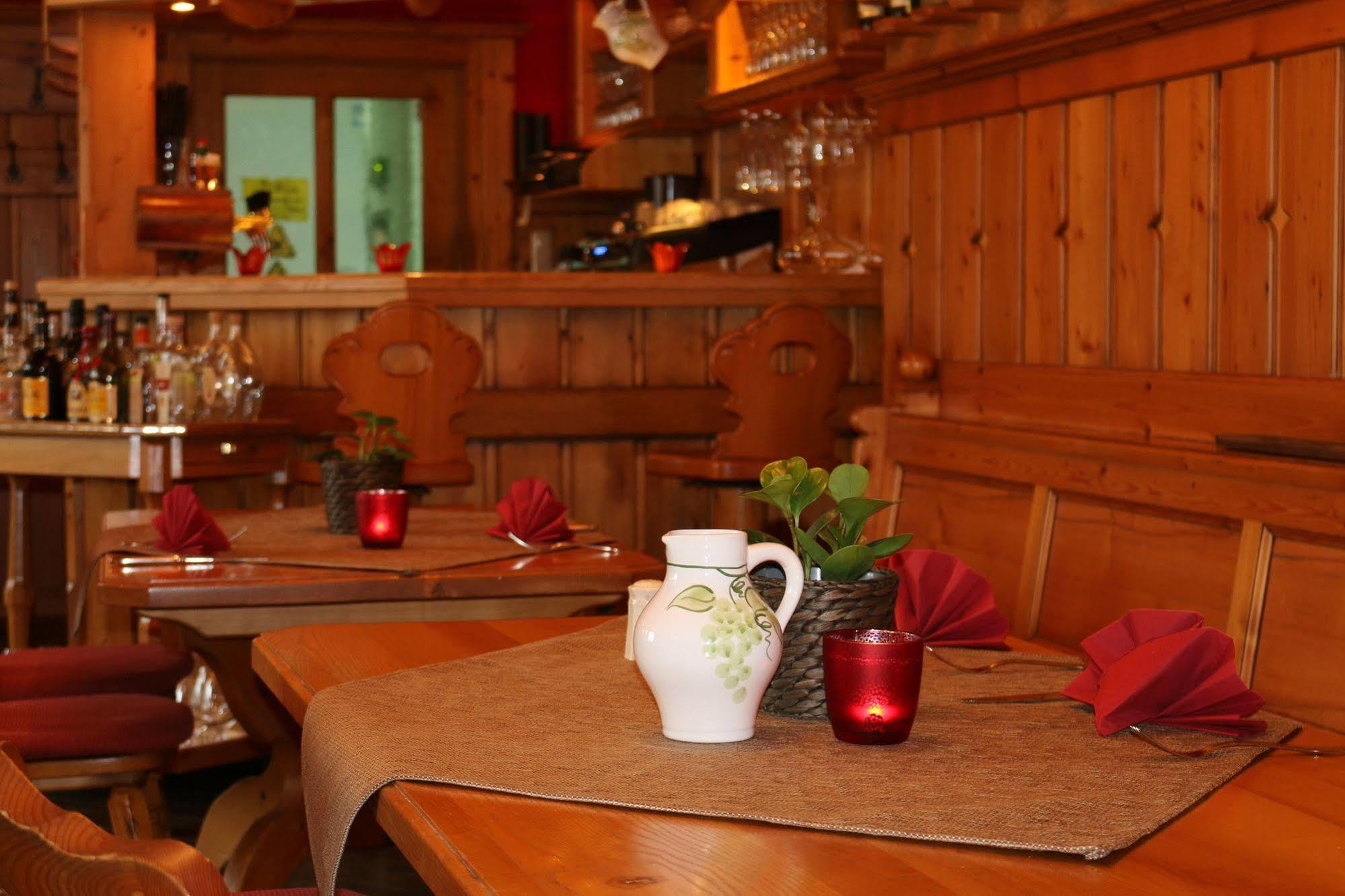 Hotel Spanischer Hof Groeditz Ngoại thất bức ảnh