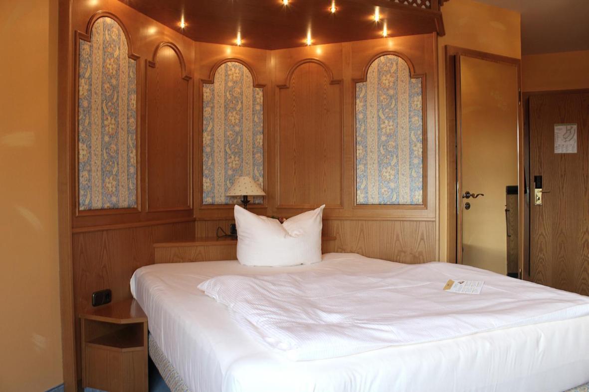 Hotel Spanischer Hof Groeditz Ngoại thất bức ảnh